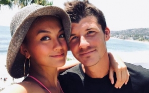Romantis, Pacar Bule Unggah Foto Seksi Agnes Monica di Pantai Bikin Baper
