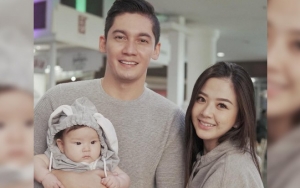 Cantik Saat Tertawa, Muka Cemberut Bayi Samuel Zylgwyn-Franda Ketika Selfie Malah Dipuji Makin Imut
