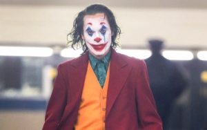 Video Syuting 'Joker' Beredar, Joaquin Phoenix Merokok di Stasiun Kereta