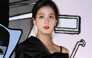Pakai Baju Transparan di Event Adekuver, Penampilan Seksi Jisoo Black Pink Jadi Sorotan