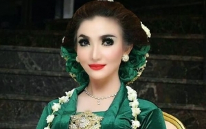 Sering Pamer Ferrari dan Berlian, Roro Fitria Nangis Dituduh Cuci Uang Hingga Pengedar Narkoba