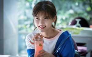 Imutnya Kim Yoo Jung Pakai Seragam Sekolah Syuting 'Clean With Passion For Now'