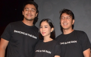 Akting Bareng Dimas Anggara dan Deva Mahenra, Bunga Zainal Rasakan Ini di 'Dancing In The Rain'