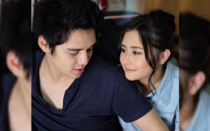 Prilly Latuconsina Masuk Mesin Capit Boneka, Ini Reaksi Maxime Bouttier