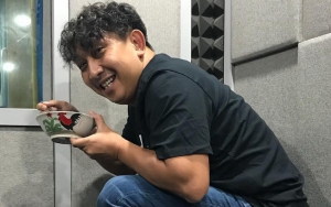 Augie Ditahan Malah Dibully Anak Didik Ratna Sarumpaet, Wajah Pucat Istri Cantik Jadi Sorotan