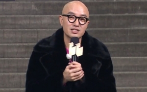 Masa Lalu Suram, Hong Suk Chun Kenang Saat Pertama Kali Mengaku Sebagai Gay