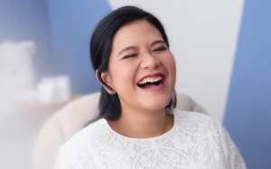 Disebut Muka Mirip 'Donat', Rambut Keriting Kahiyang Ayu Bikin Netter Gemas