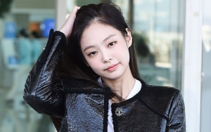 Pemotretan Majalah W, Jennie Black Pink Tampil Ala Rockstar dengan Bahu Terbuka