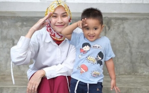 Kocak, Putra Zaskia Adya Mecca Dikira Anak Sang Suster oleh Tukang Sayur