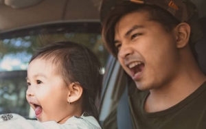 Ajari Nastusha Nyanyi Lagu Anak, Glenn Alinskie Jadi Suami Idaman Netter
