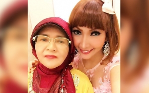 Roro Fitria Disindir Kena Teguran Dahsyat Tuhan, Ibunda Sempat Panggil Nama Sebelum Meninggal