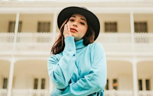 Tidak Siap Difoto Sang Ayah, Nikita Willy Tetap Tampil Seksi