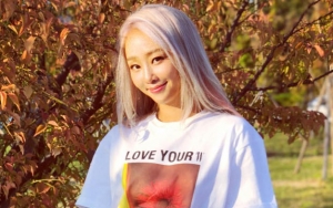 Pamer Kaki Jenjang Berbikini Merah, Hyorin Dicibir Murahan