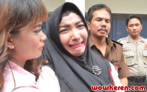 Dijatuhi Hukuman 4 Tahun Penjara, Roro Fitria Menangis