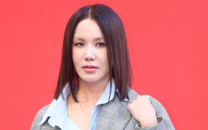 Hadiri Seoul Fashion Week, Dandanan Um Jung Hwa Jadi Sorotan