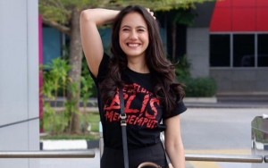 Bagikan Foto Di Padang Gurun, Pevita Pearce Dapat Peringatan Keras Dari Warganet