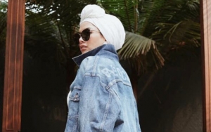 Jadi Viral, Gaya Nikita Mirzani Pakai Jaket Denim dan Turban Ramai Ditirukan Netter