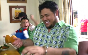 Pajang Foto Ayu Ting Ting di Rumah, Ivan Gunawan : Buat Nolak Bala
