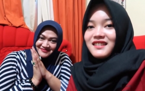 Biasa Dihujat Kurang Bersyukur, Eks Istri Sule Kini Dipuji Cantik Awet Muda dan Keibuan