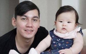 Kabarkan Kondisi Pasca Operasi, Samuel Zylgwyn Bagikan Foto Ditemani Putri Cantiknya