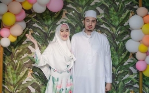 Kartika Putri Unggah Momen Bersama, Badan Bercahaya Habib Usman Curi Perhatian