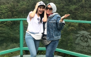 Komentari Foto Ini, Umi Kalsum Lagi-Lagi Kepergok Jadi Admin Instagram Ayu Ting Ting?