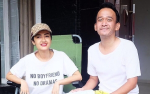 Kembali Ziarah ke Makam Julia Perez, Ruben Onsu Lagi-Lagi Dipuji Sahabat Sejati