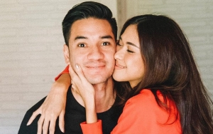 Kembali Cerita Kebaikan Hati Andrew White di Sosmed, Nana Mirdad Diingatkan Netter Bahaya Pelakor