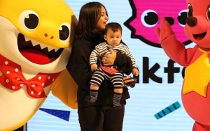 Temani Sang Putra ke Kebun Binatang, Putri Titian Malah Alami Sederet 'Kekacauan' Ini