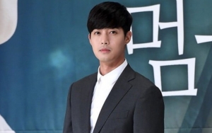 Terjerat Skandal Kekerasan, Ini Alasan PD 'When Time Stopped' Gandeng Kim Hyun Joong