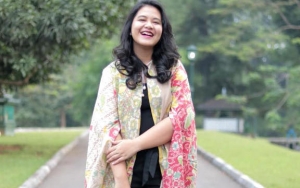 Merakyat Pakai Kemeja Putih, Harga Tas Kahiyang Ayu di Jakarta Fashion Week Bikin Syok