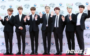 Korean Pop Culture Awards 2018: Jadwal Padat, BTS Tetap Ganteng dan Sumringah di Red Carpet 
