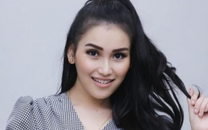 Ayu Ting Ting Ditelepon 'Hantu' Mirip Suzanna, Netter Dibuat Terkejut