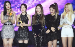 Korean Pop Culture Awards 2018: Red Velvet Pamer Piala, Netizen Khawatirkan Kondisi Joy