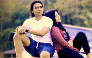 Dikabarkan Cerai, Sang Asisten Beberkan Charly Eks ST12 dan Istri Masih Tinggal Serumah