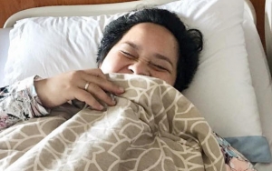 Dirawat di Rumah Sakit, Komedian Sinyorita Tetap Eksis Bikin 'Falling Stars Challenge' 