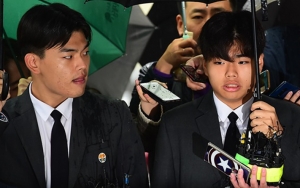 Lee Suk Chul - Lee Seung Hyun The East Light Datangi Kantor Polisi dan Berikan Testimoni Penuh Emosi