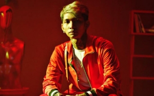 Pamer Genggam Tangan Cewek Misterius, Young Lex Dicibir Bakal Bikin Settingan Lagi