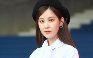 The Seoul Awards 2018: Meski Udara Dingin, Seohyun Percaya Diri Gunakan Gaun Terbuka di Red Carpet