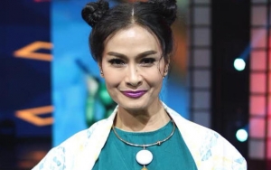 Selfie Bareng Jokowi, Iis Dahlia Disindir Soal Malas Hadiri Pernikahan Kahiyang