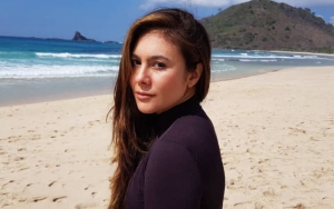 Tak Lagi Gembok Kolom Komentar, Unggahan Foto Seksi Pakai Bikini Wulan Guritno Hebohkan Netter