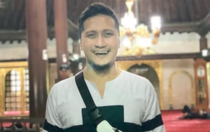 Dikabarkan Mualaf, Arie Untung Ajak Netter Doakan Roger Danuarta