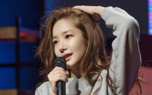 Balas Cinta Penggemar, Park Min Young Lakukan Ini