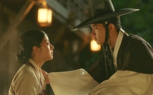D.O. Keenakan Syuting Tidur Dipangku Nam Ji Hyun di '100 Days My Prince'