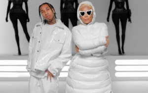 Nicki Minaj Kendalikan Tyga dalam Video Musik 'Dip'