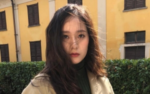 Pemotretan dengan Konsep Kuno, Krystal Tampak Menawan di Italia 
