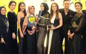 Ekspresi Bahagia Para Pemain 'Cinta yang Hilang' Raih Penghargaan Drama Terpopuler