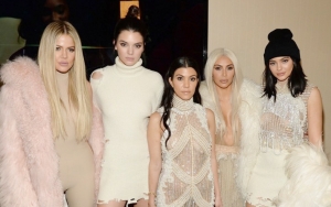 Meriahkan Halloween, Kardashian Sisters Jadi Angel Victoria's Secret