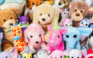 8 Tips Mencuci Boneka Kesayangan dengan Aman Agar Tidak Cepat Rusak