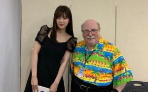 Chorong A Pink Terima Hadiah Istimewa dari Animator Walt Disney